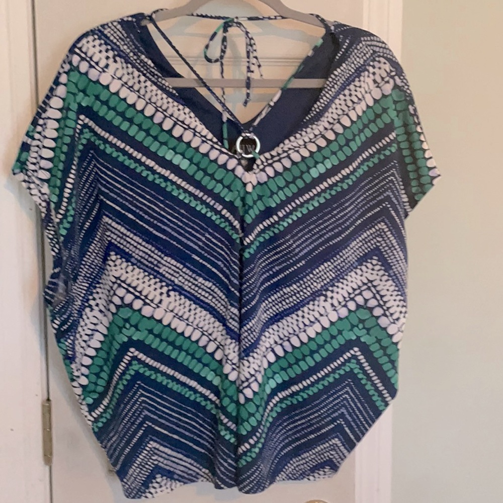 AUW Short Batwing Sleeve Blouse Sz Medium